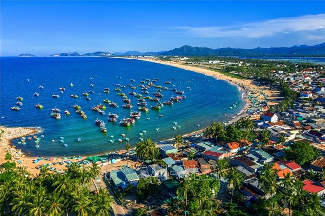 vna potal du lich viet nam ve dep doc bo bien phu yen stand
